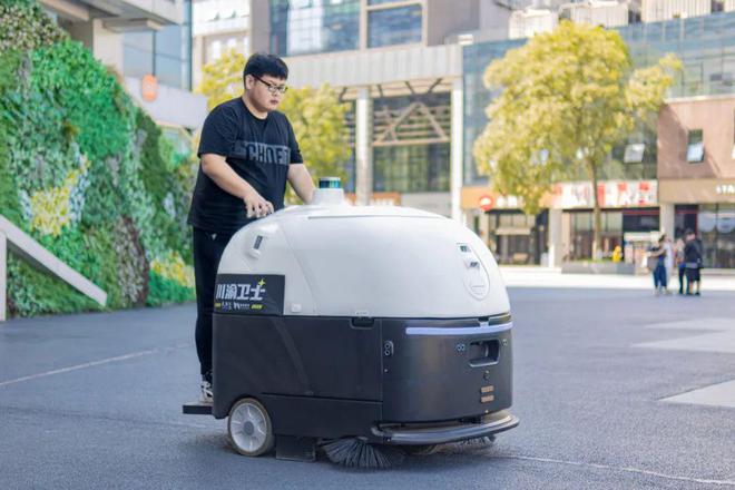 毫末智行多款机器人落地西部智谷园企携手打造新质生产力高地！(图4)